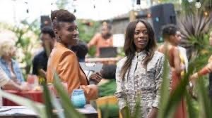 FMentertainment: Molly and Issa-HBO