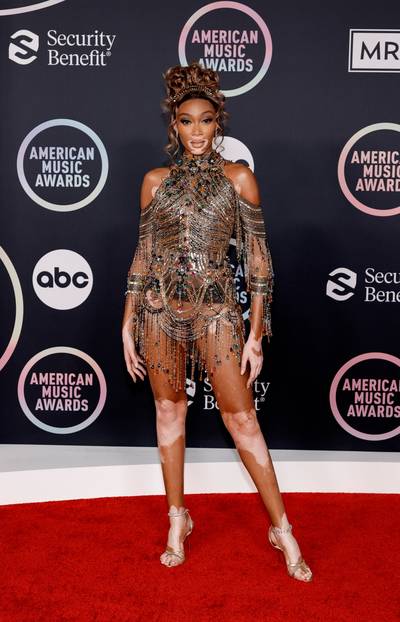 Winnie Harlow AMAs red carpet 2021