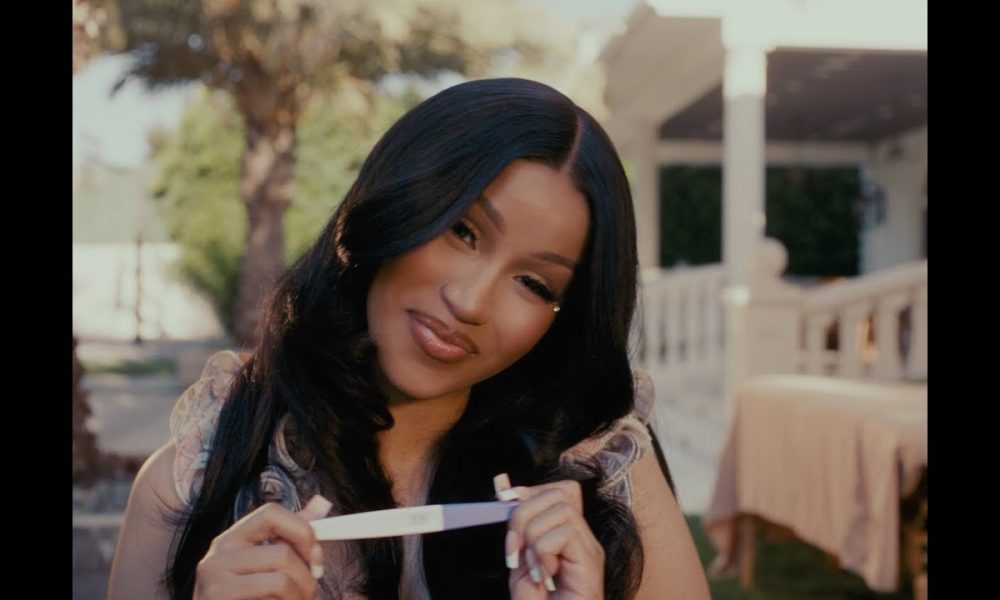 cardi b talks pregnacy